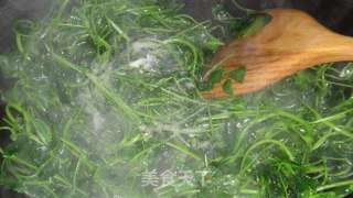 清炒草头的做法步骤：2