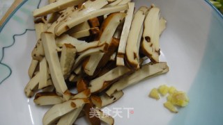 水芹炒香干的做法步骤：3