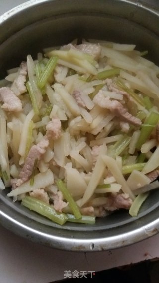 简单的芹菜土豆丝的做法