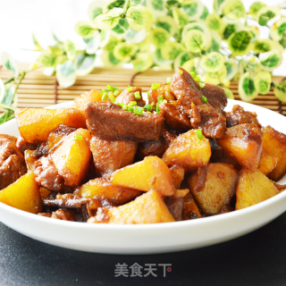 土豆烧肉的做法