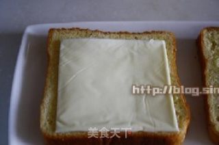 出游前的能量早晨---【奶酪培根煎土司】的做法步骤：2