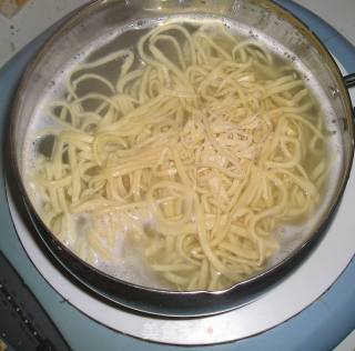 蛋酥炒面的做法步骤：2