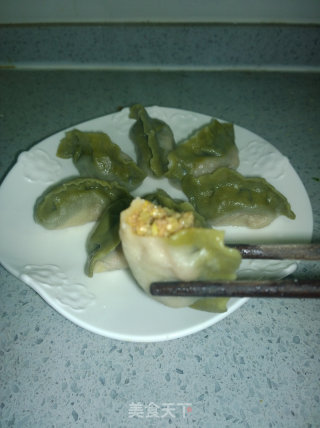 抹茶粉版翡翠白菜饺子的做法