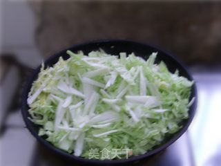 酸滑啤酒白菜的做法步骤：2