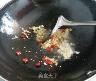 蒜白爆羊肉的做法步骤：3