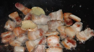 干蕨菜焖肉的做法步骤：2