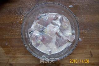 【鲈鱼精典吃法】---《酱爆大葱鲈鱼片》河鲜餐的做法步骤：13