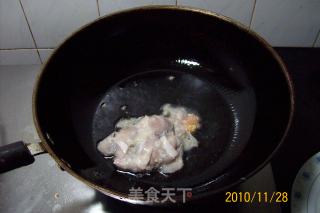 【鲈鱼精典吃法】---《酱爆大葱鲈鱼片》河鲜餐的做法步骤：13