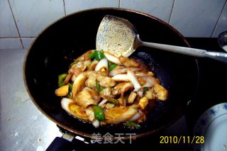 【鲈鱼精典吃法】---《酱爆大葱鲈鱼片》河鲜餐的做法步骤：13