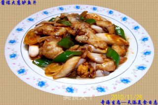 【鲈鱼精典吃法】---《酱爆大葱鲈鱼片》河鲜餐的做法步骤：13
