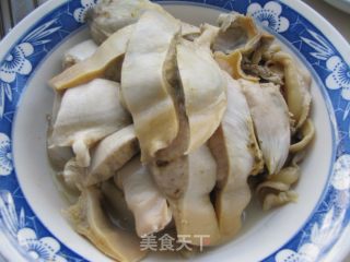 茨菇木耳炖河蚌的做法步骤：2
