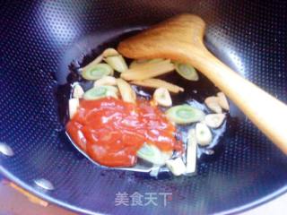 茄汁带鱼的做法步骤：2