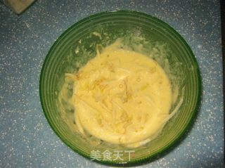 豆芽鸡蛋饼的做法步骤：2