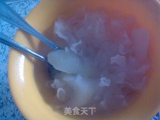银耳雪梨水的做法步骤：4