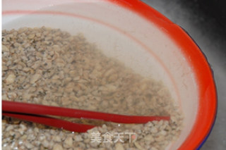 香葱炒红肉的做法步骤：2