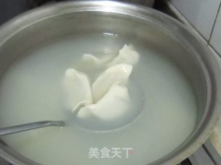 荠菜饺子的做法步骤：2