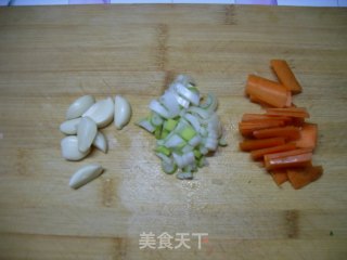 韭菜炒豆腐的做法步骤：2