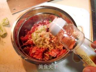 香菇白菜汆丸子的做法步骤：3