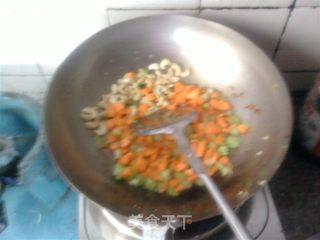 杂蔬炒肉末的做法步骤：2