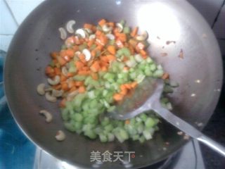 杂蔬炒肉末的做法步骤：2