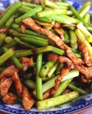 蒜苔炒肉的做法