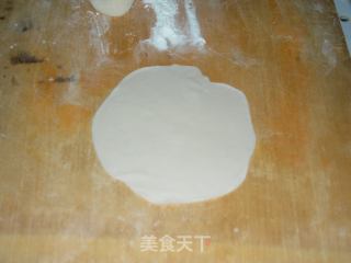 虾皮韭菜盒子的做法步骤：5