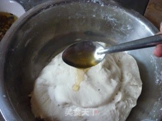 葱香十足--老北京葱油饼的做法步骤：3