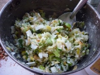 葱香十足--老北京葱油饼的做法步骤：3