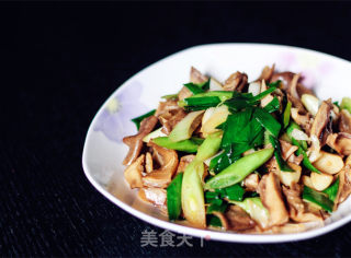 大蒜烧肚块的做法