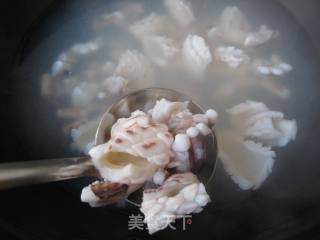 鱿鱼辣白菜炒饭的做法步骤：2