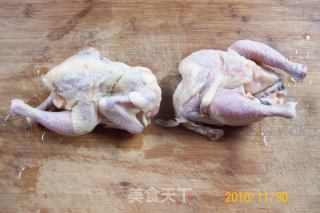 【飞禽美味精典】-《根茎蔬果炒乳鸽》又名《时蔬根茎炒乳鸽》的做法步骤：7