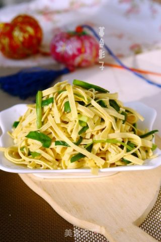 韭菜炒干豆腐的做法