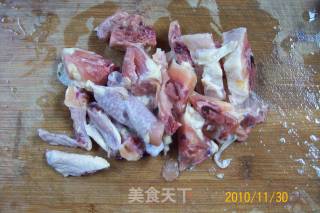【飞禽美味精典】-《根茎蔬果炒乳鸽》又名《时蔬根茎炒乳鸽》的做法步骤：7