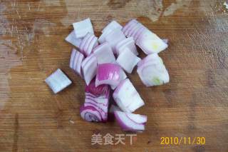 【飞禽美味精典】-《根茎蔬果炒乳鸽》又名《时蔬根茎炒乳鸽》的做法步骤：7