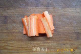 【飞禽美味精典】-《根茎蔬果炒乳鸽》又名《时蔬根茎炒乳鸽》的做法步骤：7