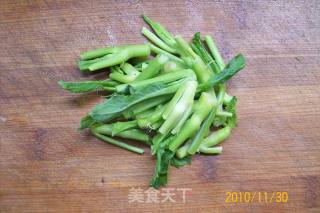 【飞禽美味精典】-《根茎蔬果炒乳鸽》又名《时蔬根茎炒乳鸽》的做法步骤：7