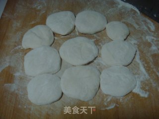 煎饺水饺的做法步骤：2