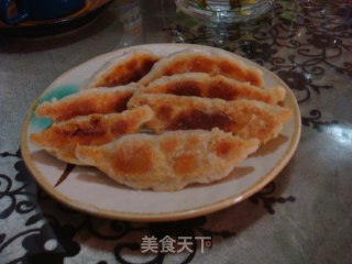 煎饺水饺的做法步骤：2