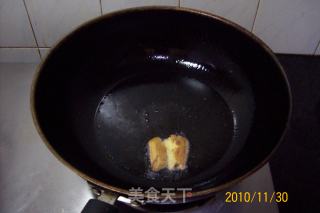 【飞禽美味精典】《萝卜大葱炒乳鸽》的做法步骤：7
