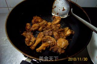 【飞禽美味精典】《萝卜大葱炒乳鸽》的做法步骤：7