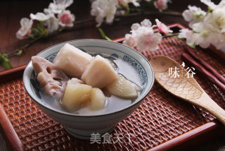 梨藕荸荠汤的做法