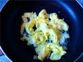 海鲜炒白粿的做法步骤：2
