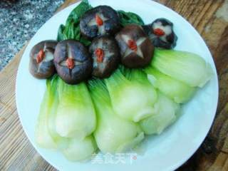 香菇油菜的做法步骤：2