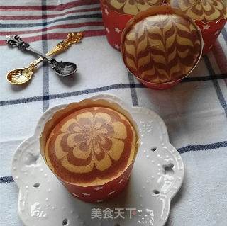 红曲拉花纸杯蛋糕的做法