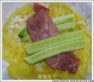 黄瓜培根鸡蛋卷的做法步骤：2