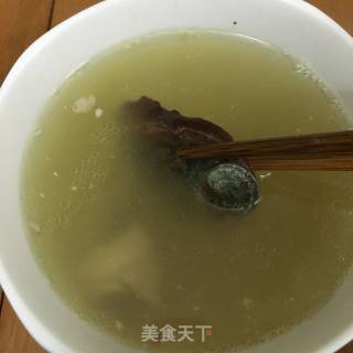清咽利喉橄榄猪骨煲鲍鱼汤的做法