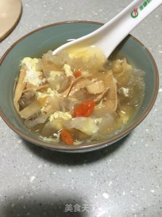 雪耳腐竹糖水的做法