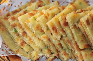 【桃李厨艺】香软酥脆的五香葱花饼的做法