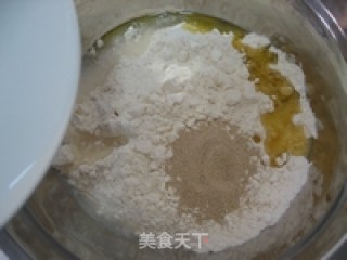 肉饼新吃--香煎牛肉饼的做法步骤：5