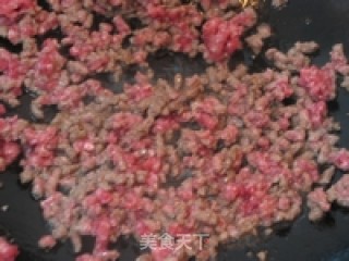 肉饼新吃--香煎牛肉饼的做法步骤：5